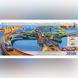 Hot Wheels Colossal Crash Track Set